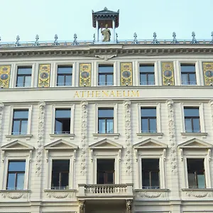  بيت شباب Maverick Athenaeum